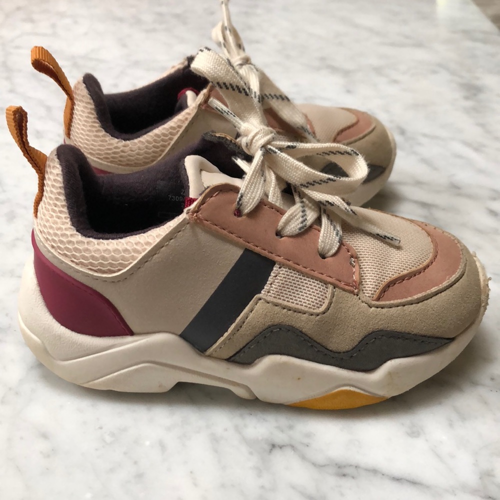 Zara Fall 19 toddler sneakers. Size 23